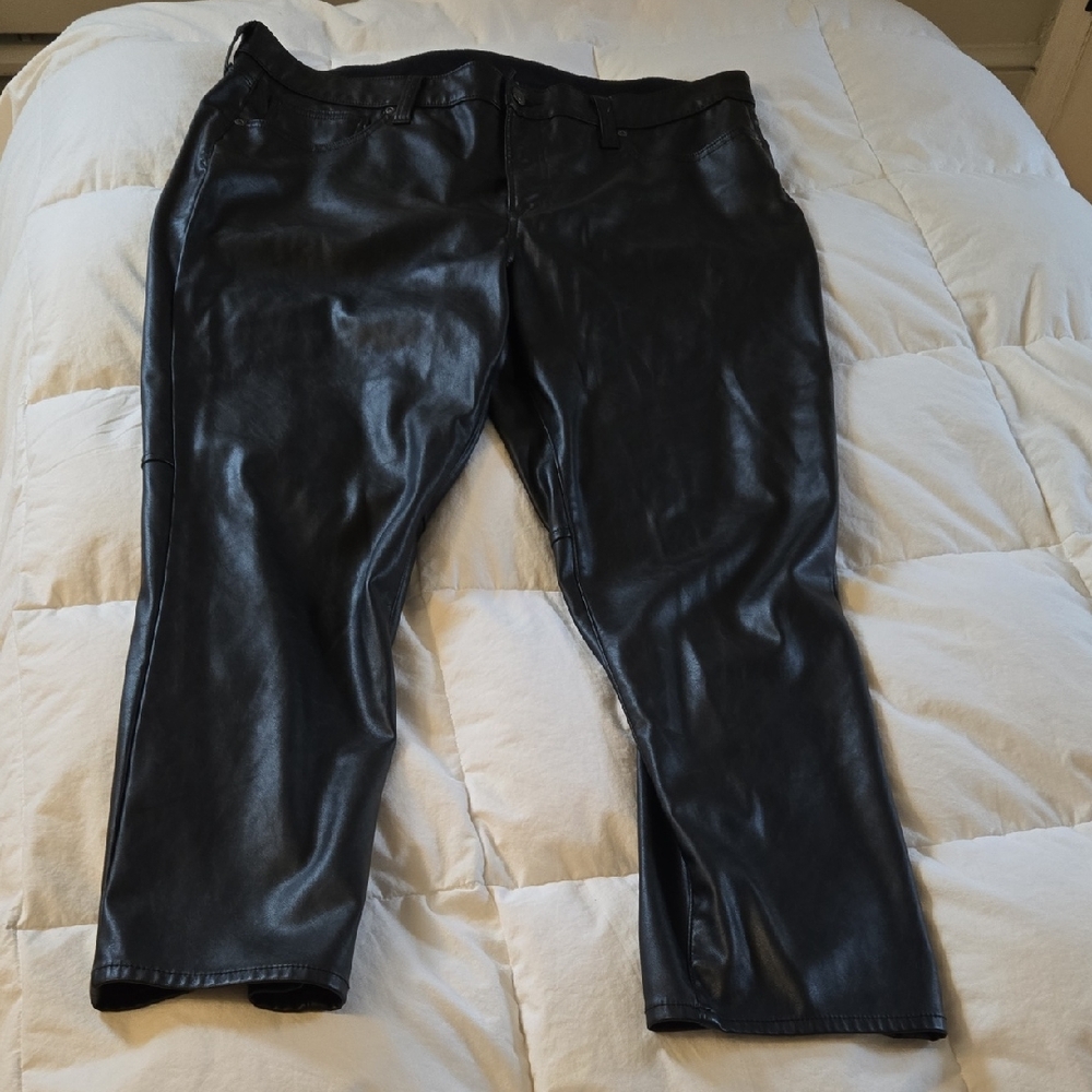 GAP Slim High Rise Faux Leather Pants - Black
